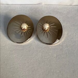 Berger Elegant Gold-Toned Earrings
Clip on